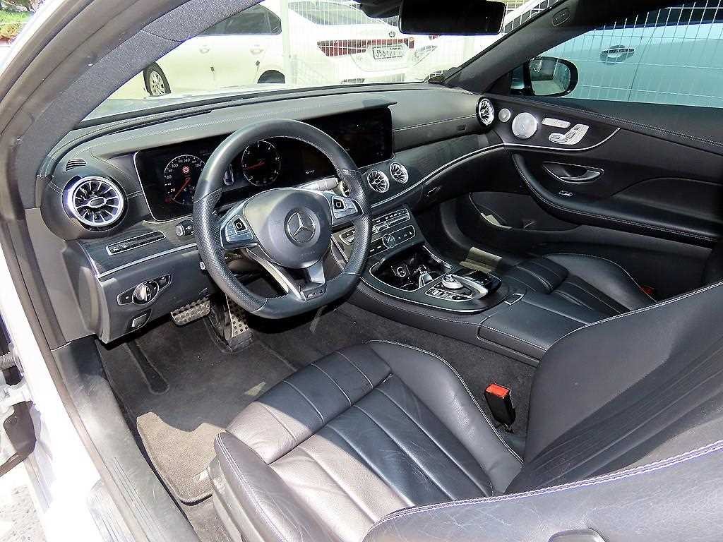 벤츠 E 클래스 E-클래스 W213 E220d 쿠페 이미지 7