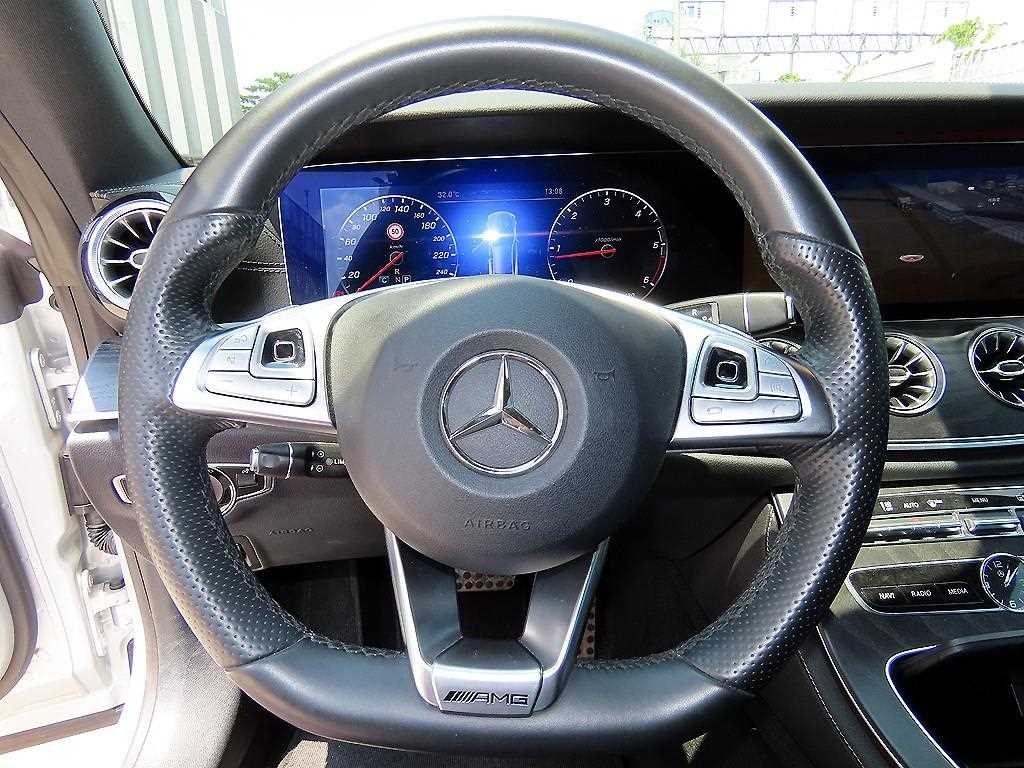벤츠 E 클래스 E-클래스 W213 E220d 쿠페 이미지 8