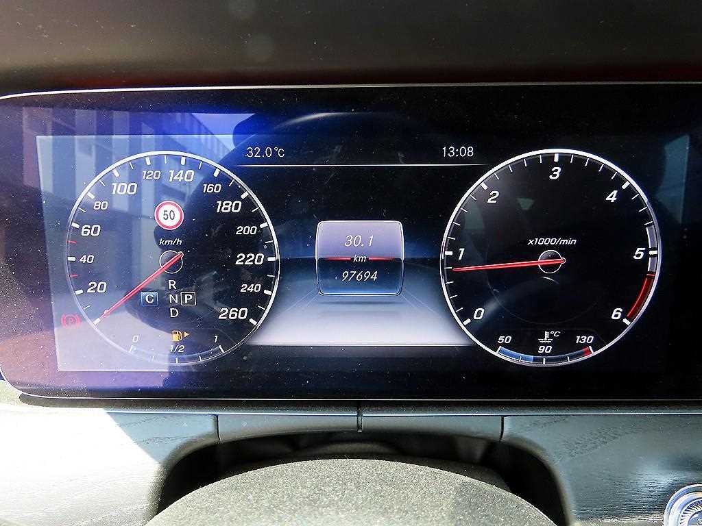 벤츠 E 클래스 E-클래스 W213 E220d 쿠페 이미지 9
