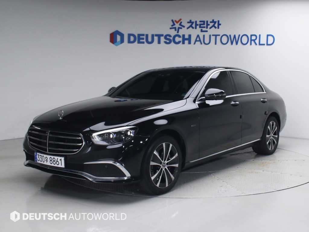 벤츠 E 클래스 E-클래스 W213 E300e 4MATIC 익스클루시브 이미지 1