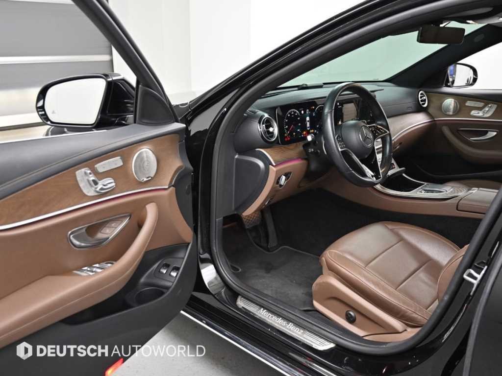 벤츠 E 클래스 E-클래스 W213 E300e 4MATIC 익스클루시브 이미지 11