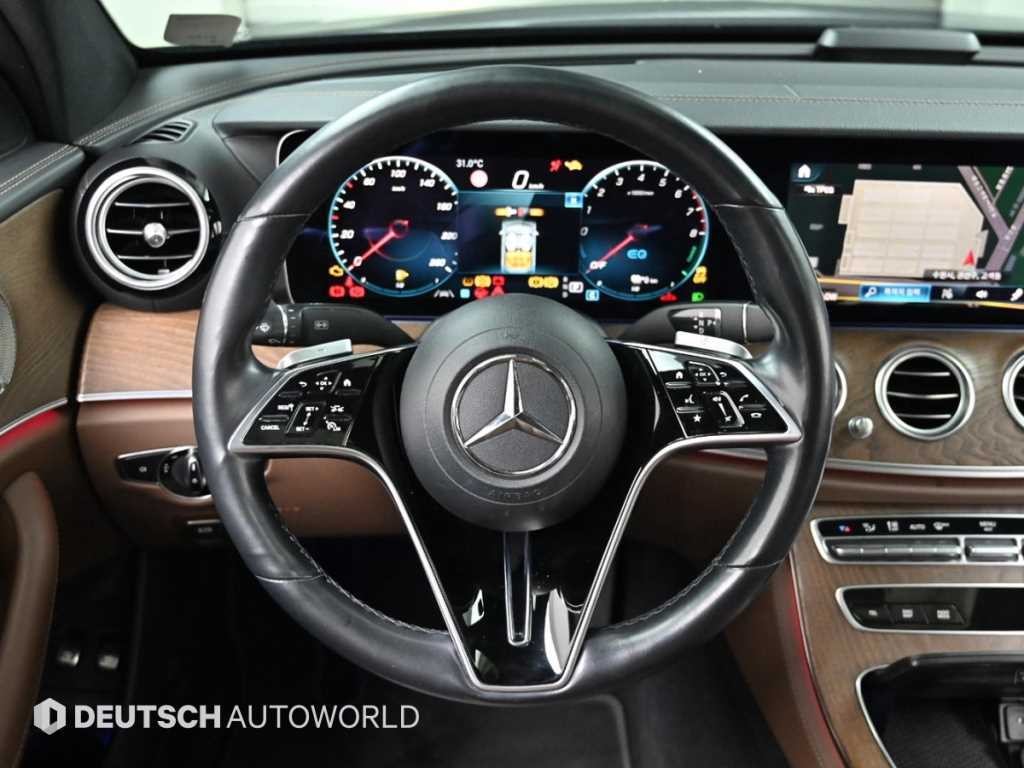 벤츠 E 클래스 E-클래스 W213 E300e 4MATIC 익스클루시브 이미지 13