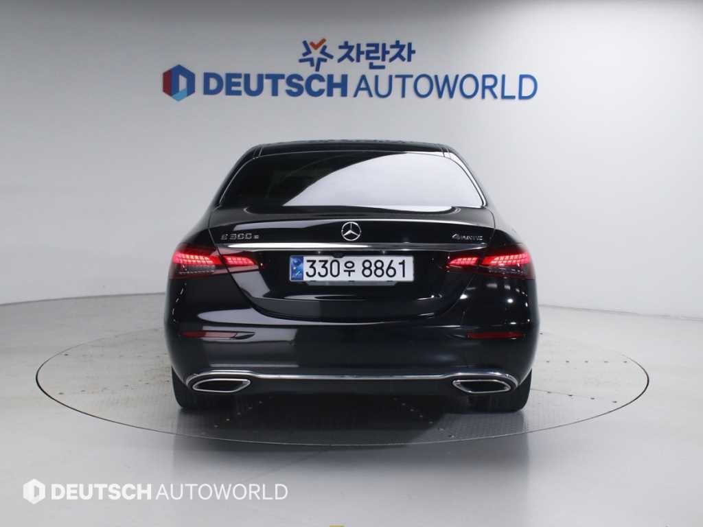 벤츠 E 클래스 E-클래스 W213 E300e 4MATIC 익스클루시브 이미지 4