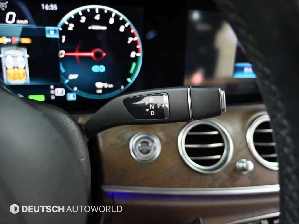 벤츠 E 클래스 E-클래스 W213 E300e 4MATIC 익스클루시브 이미지 9
