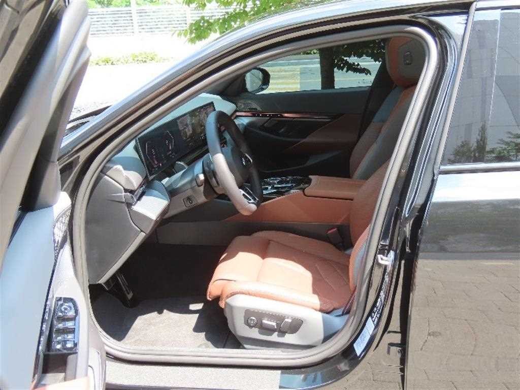 BMW 5시리즈 5시리즈 (G60) 530i xDrive M 스포츠 프로 스페셜 에디션 이미지 12