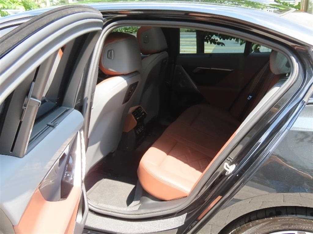 BMW 5시리즈 5시리즈 (G60) 530i xDrive M 스포츠 프로 스페셜 에디션 이미지 13