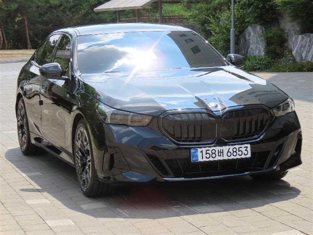 BMW 5시리즈 5시리즈 (G60) 530i xDrive M 스포츠 프로 스페셜 에디션 이미지 2