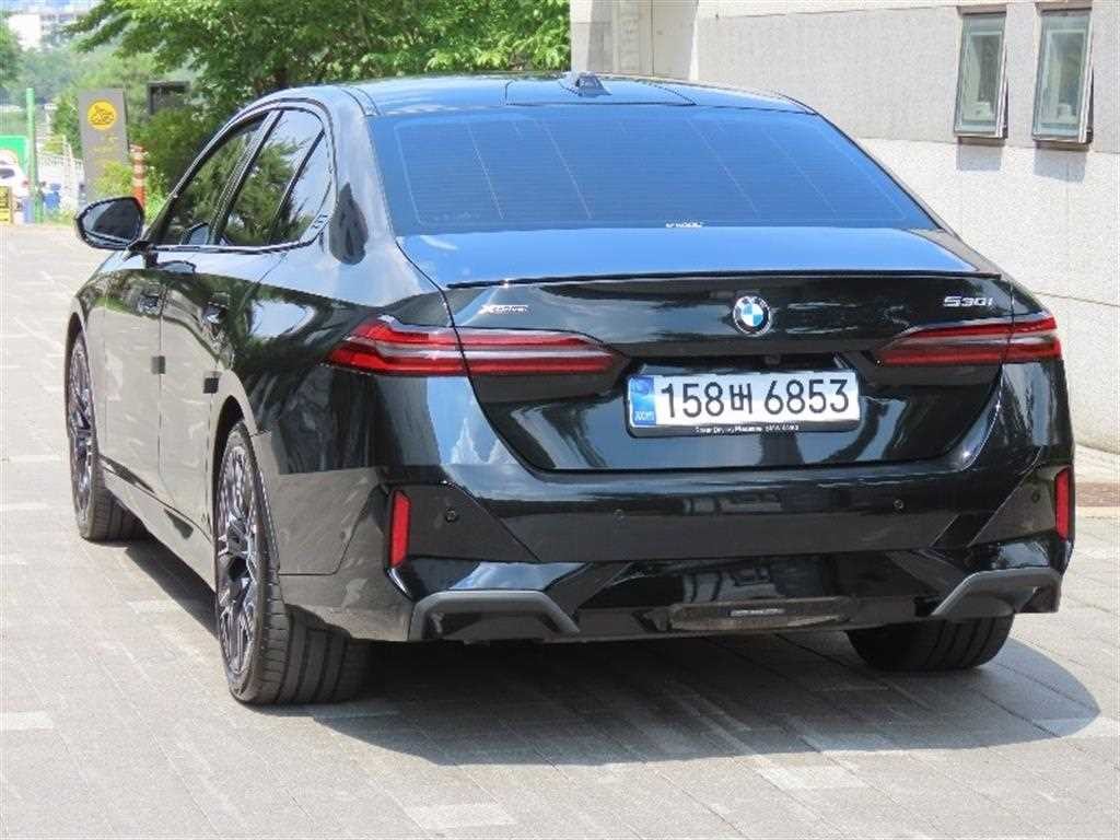 BMW 5시리즈 5시리즈 (G60) 530i xDrive M 스포츠 프로 스페셜 에디션 이미지 4