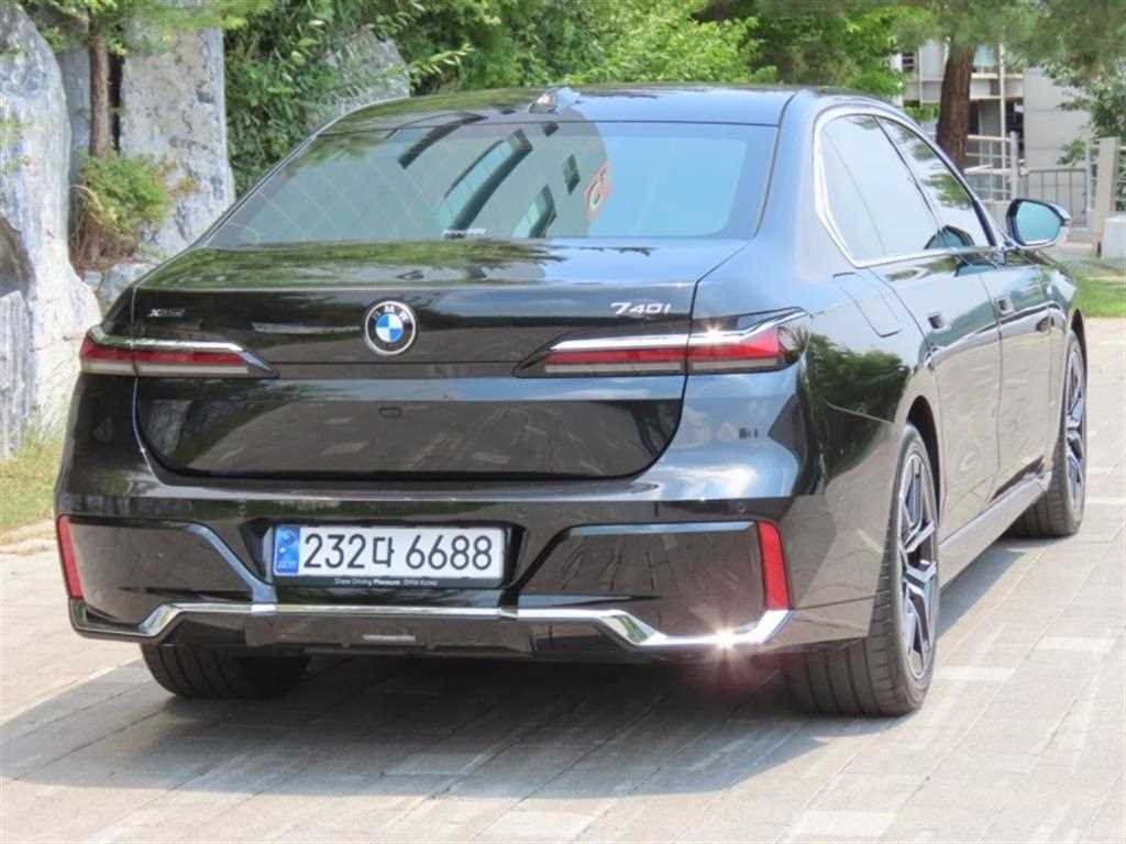 BMW 7시리즈 7시리즈 (G70) 740i xDrive M 스포츠 리미티드 이미지 3
