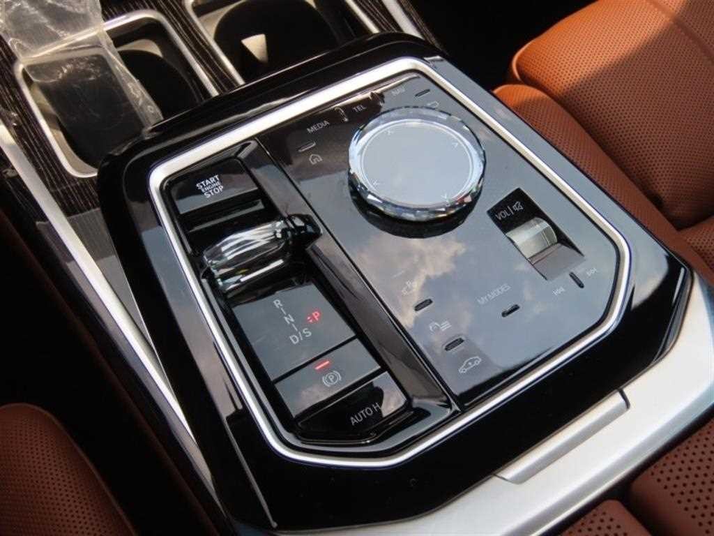 BMW 7시리즈 7시리즈 (G70) 740i xDrive M 스포츠 리미티드 이미지 6