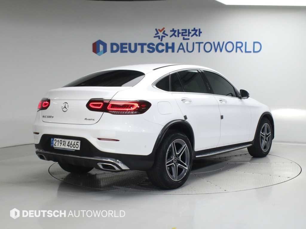 벤츠 GLC 클래스 GLC클래스 X253 GLC 220 d 4MATIC 쿠페 이미지 3