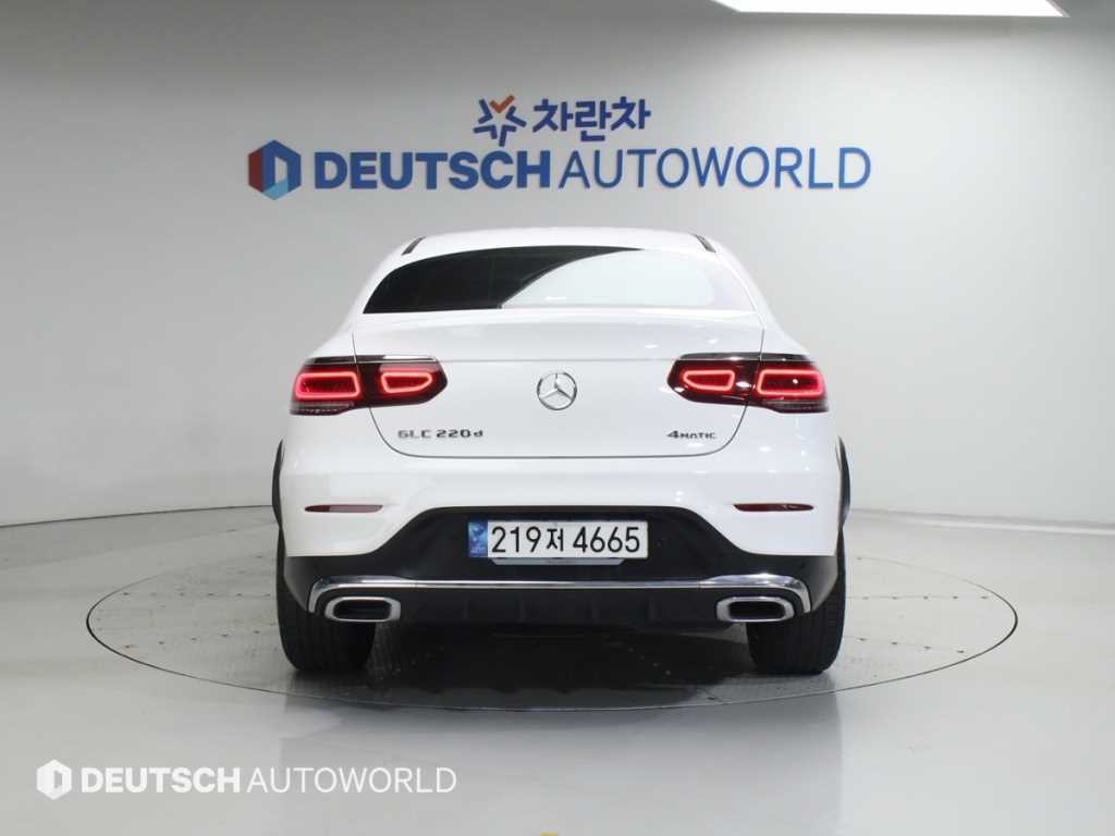 벤츠 GLC 클래스 GLC클래스 X253 GLC 220 d 4MATIC 쿠페 이미지 4