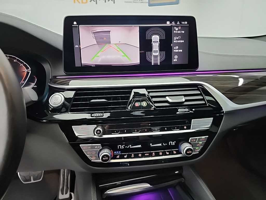 BMW 5시리즈 5시리즈 (G30) 523d M 스포츠 이미지 11