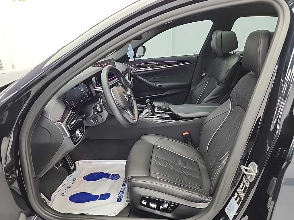 BMW 5시리즈 5시리즈 (G30) 523d M 스포츠 이미지 12