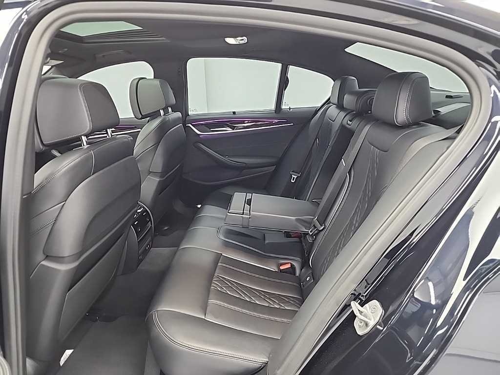 BMW 5시리즈 5시리즈 (G30) 523d M 스포츠 이미지 13