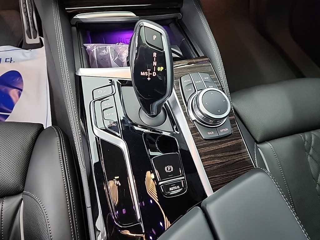 BMW 5시리즈 5시리즈 (G30) 523d M 스포츠 이미지 9