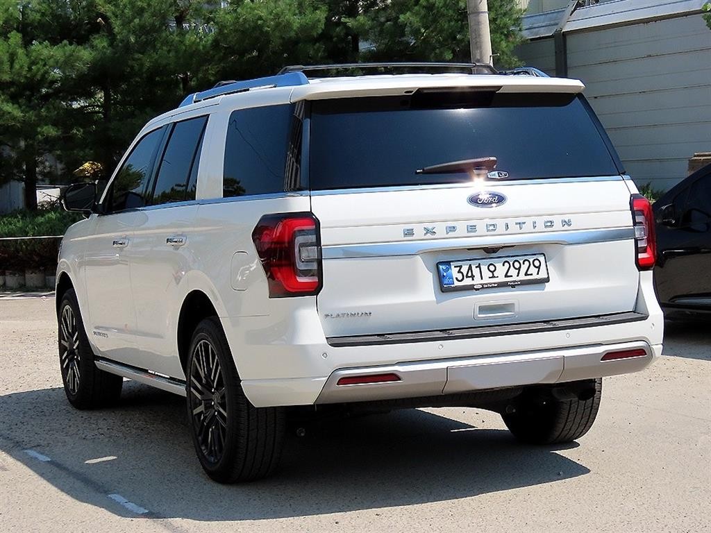 포드 익스피디션 3.5 EcoBoost Platinum 이미지 3