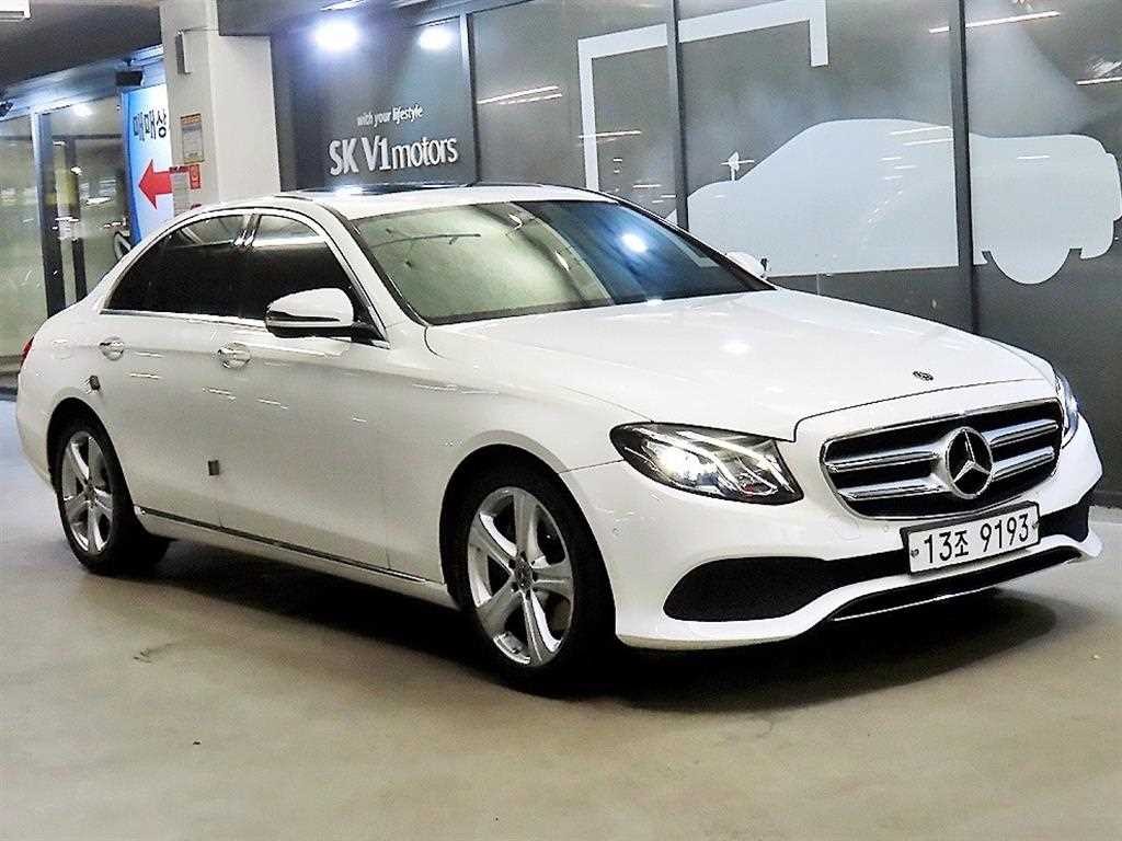 벤츠 E 클래스 E-클래스 W213 E200 아방가르드 이미지 1