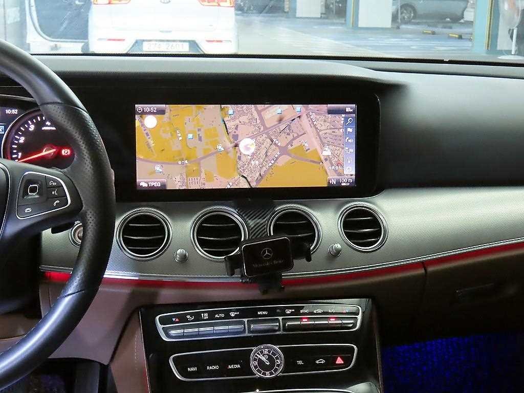 벤츠 E 클래스 E-클래스 W213 E200 아방가르드 이미지 11