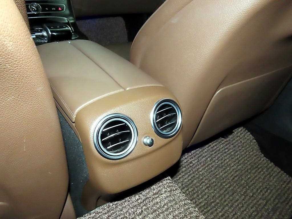 벤츠 E 클래스 E-클래스 W213 E200 아방가르드 이미지 16