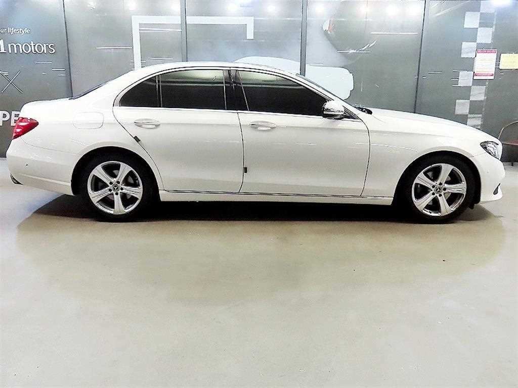 벤츠 E 클래스 E-클래스 W213 E200 아방가르드 이미지 3