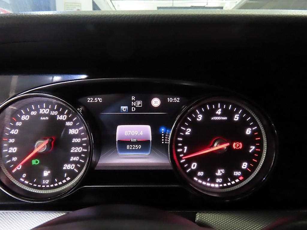 벤츠 E 클래스 E-클래스 W213 E200 아방가르드 이미지 9