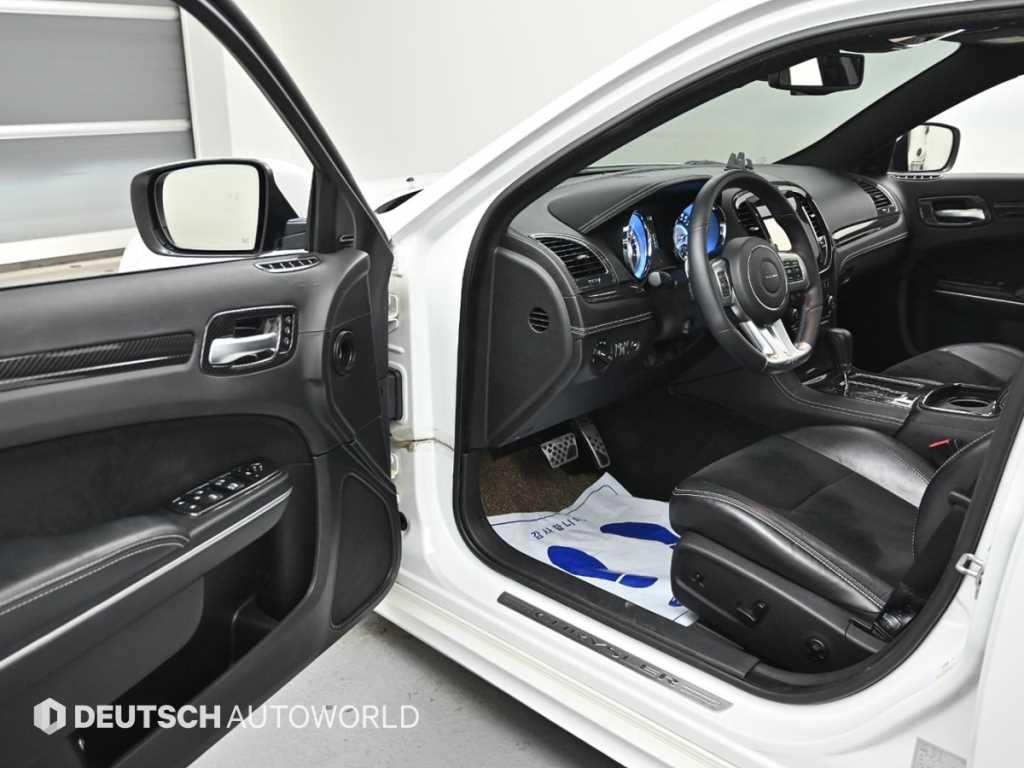 크라이슬러 300C 더뉴300C 6.4 SRT8 이미지 11