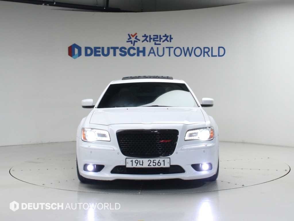 크라이슬러 300C 더뉴300C 6.4 SRT8 이미지 3