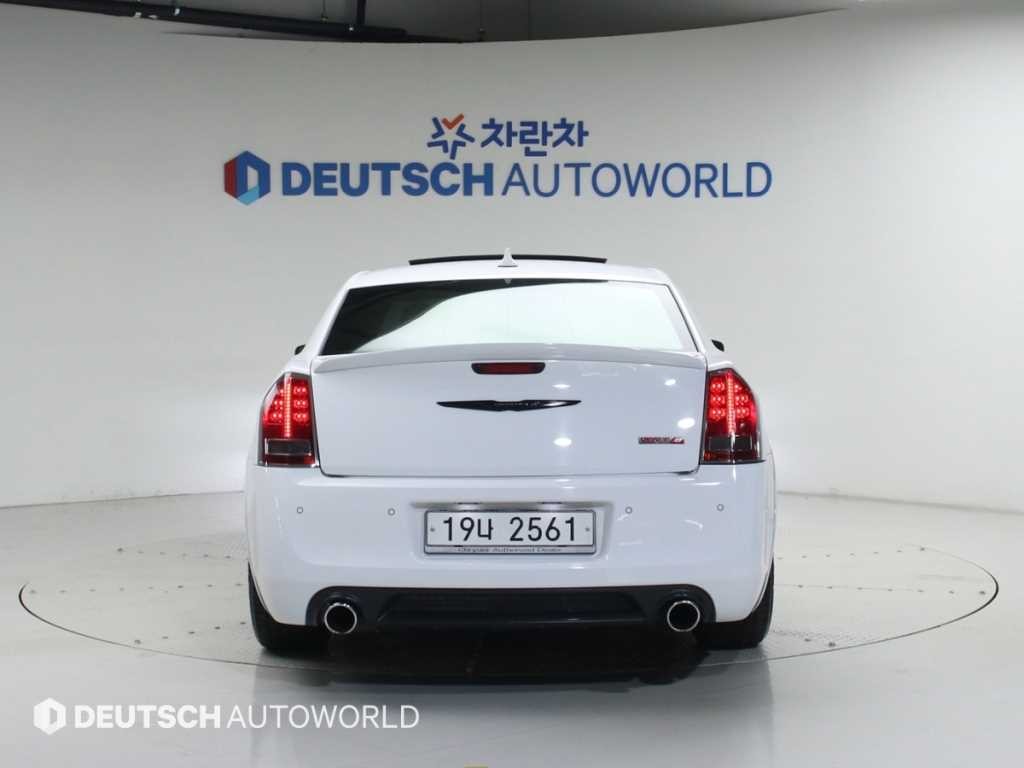 크라이슬러 300C 더뉴300C 6.4 SRT8 이미지 4