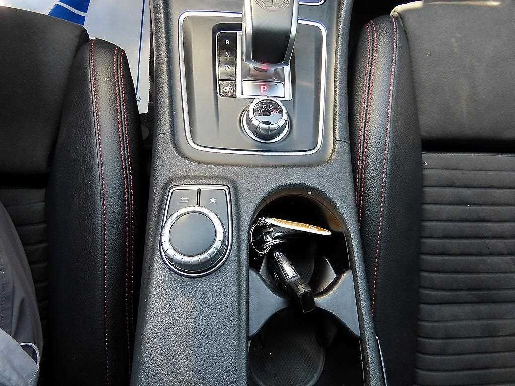 벤츠 GLA 클래스 GLA클래스 X156 GLA45 AMG 4MATIC 이미지 12