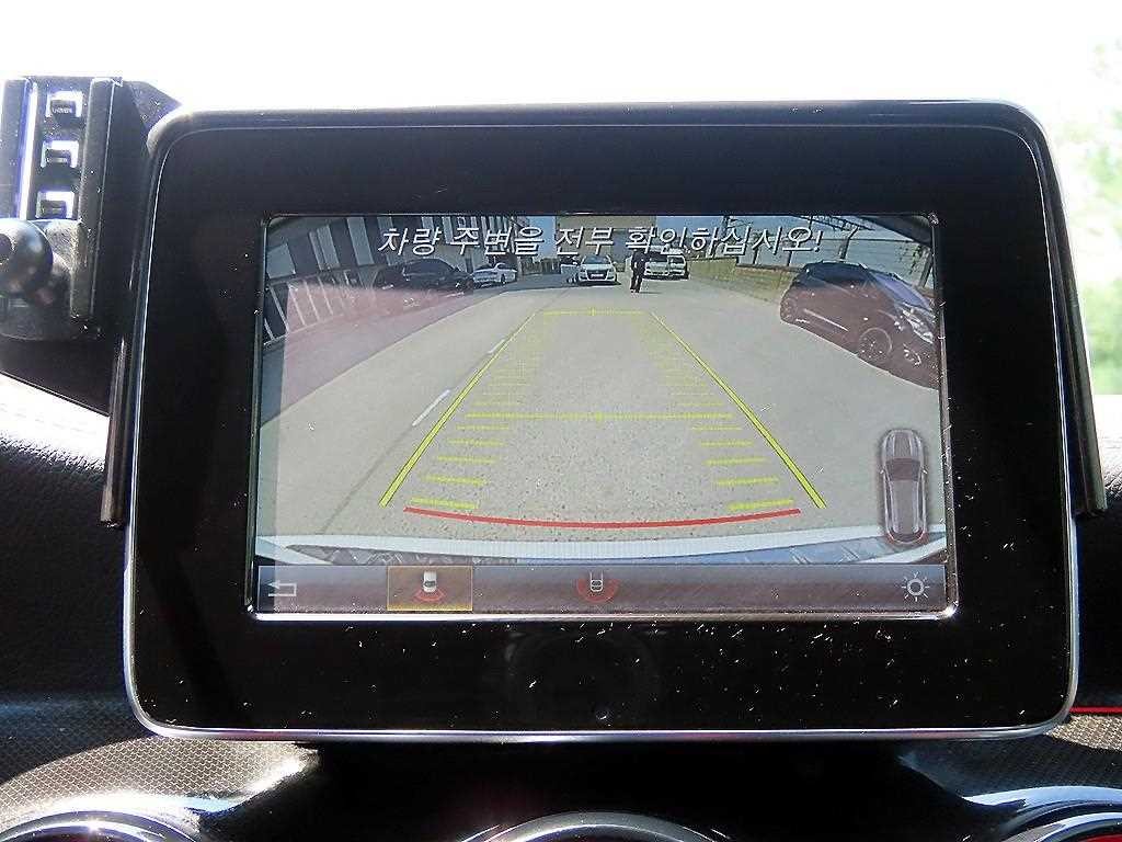 벤츠 GLA 클래스 GLA클래스 X156 GLA45 AMG 4MATIC 이미지 14