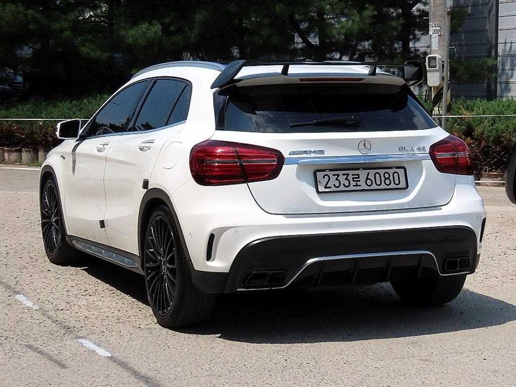 벤츠 GLA 클래스 GLA클래스 X156 GLA45 AMG 4MATIC 이미지 3