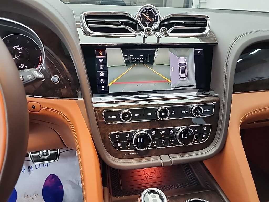 벤틀리 벤테이가 4.0 V8 이미지 10