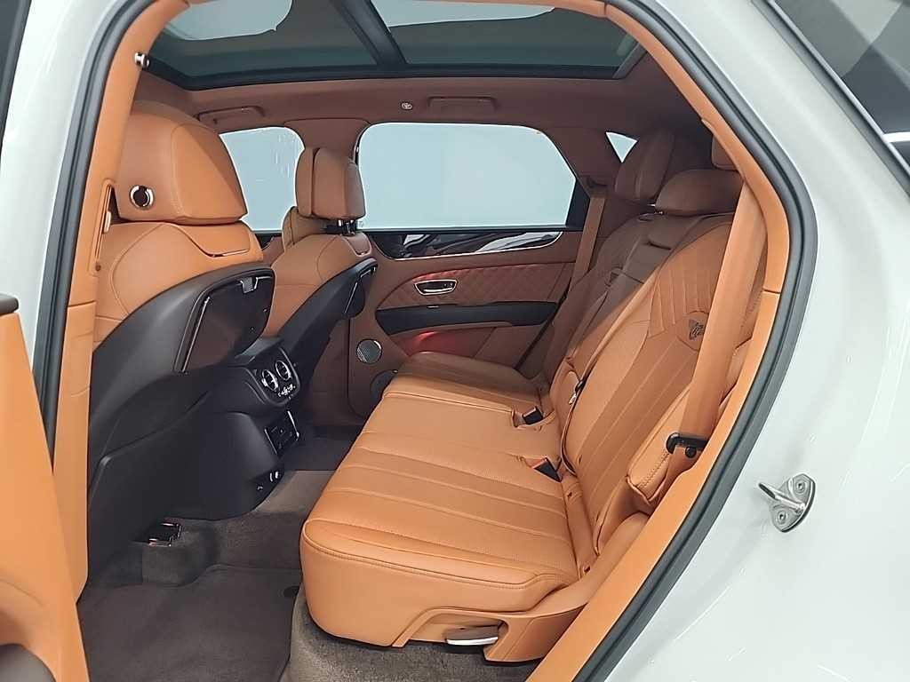 벤틀리 벤테이가 4.0 V8 이미지 12