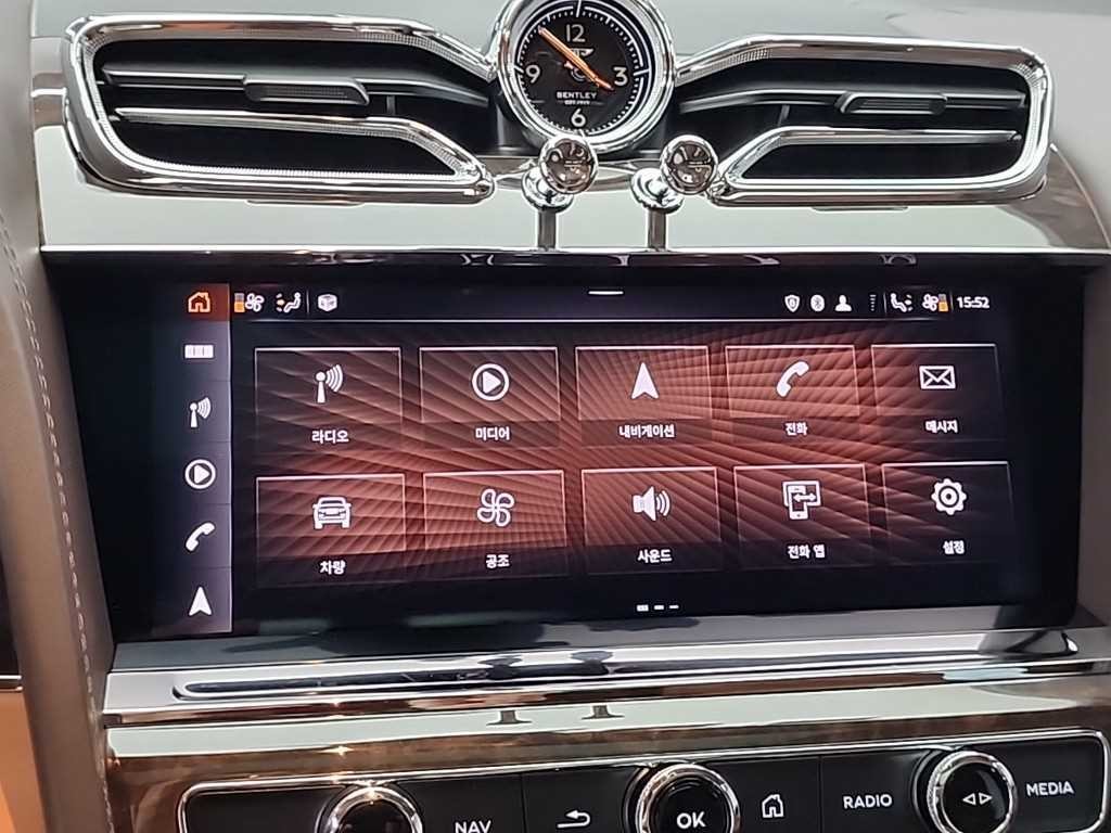 벤틀리 벤테이가 4.0 V8 이미지 15