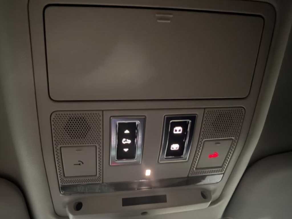 랜드로버 디펜더 디펜더 (L663) 110 D250 SE 이미지 12