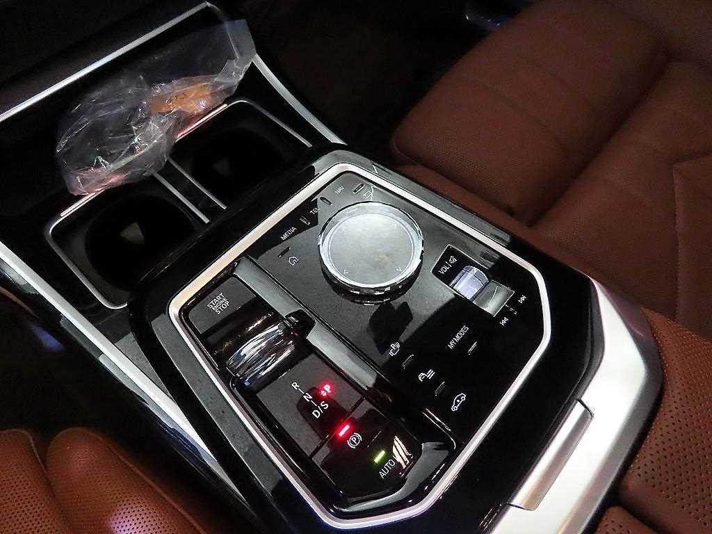 BMW 7시리즈 7시리즈 (G70) 740d xDrive M 스포츠 이미지 12