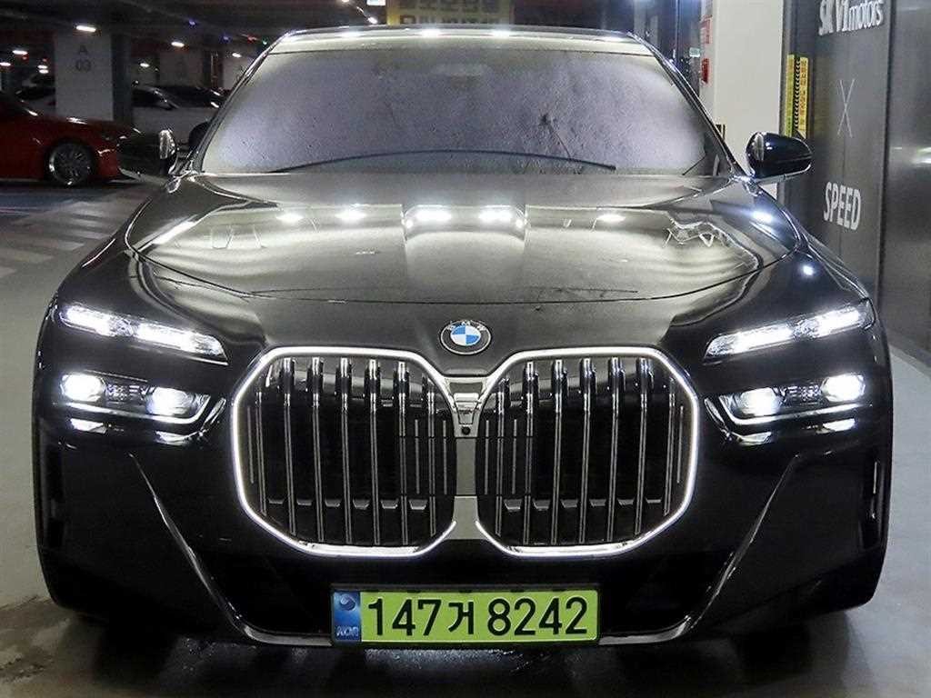 BMW 7시리즈 7시리즈 (G70) 740d xDrive M 스포츠 이미지 2