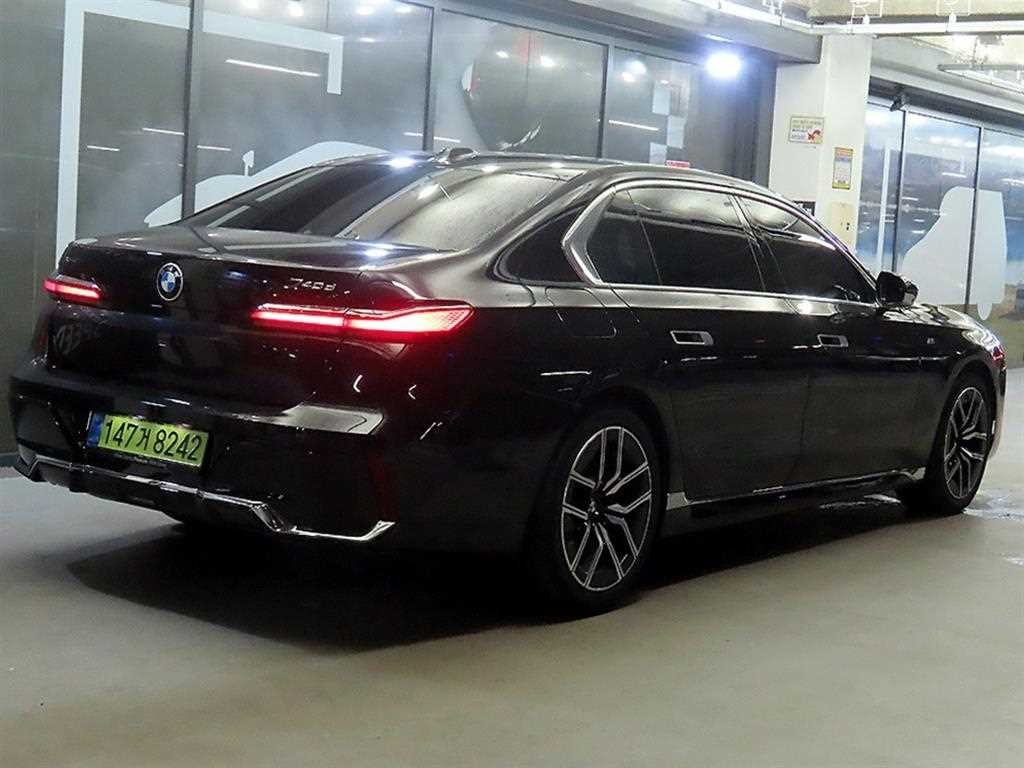 BMW 7시리즈 7시리즈 (G70) 740d xDrive M 스포츠 이미지 4