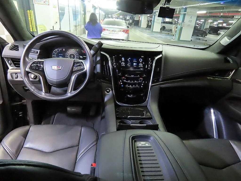 캐딜락 에스컬레이드 6.2 V8 플래티넘 이미지 10