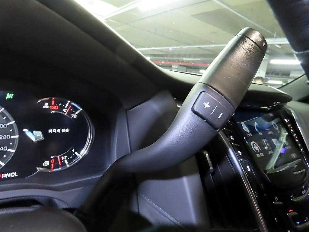 캐딜락 에스컬레이드 6.2 V8 플래티넘 이미지 12