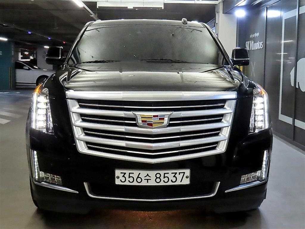 캐딜락 에스컬레이드 6.2 V8 플래티넘 이미지 2