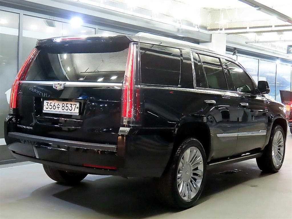 캐딜락 에스컬레이드 6.2 V8 플래티넘 이미지 4