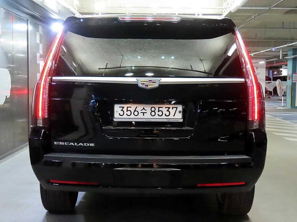 캐딜락 에스컬레이드 6.2 V8 플래티넘 이미지 5