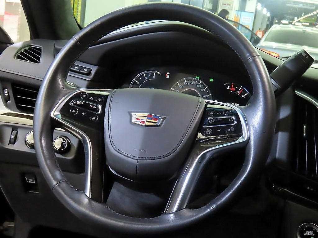 캐딜락 에스컬레이드 6.2 V8 플래티넘 이미지 8