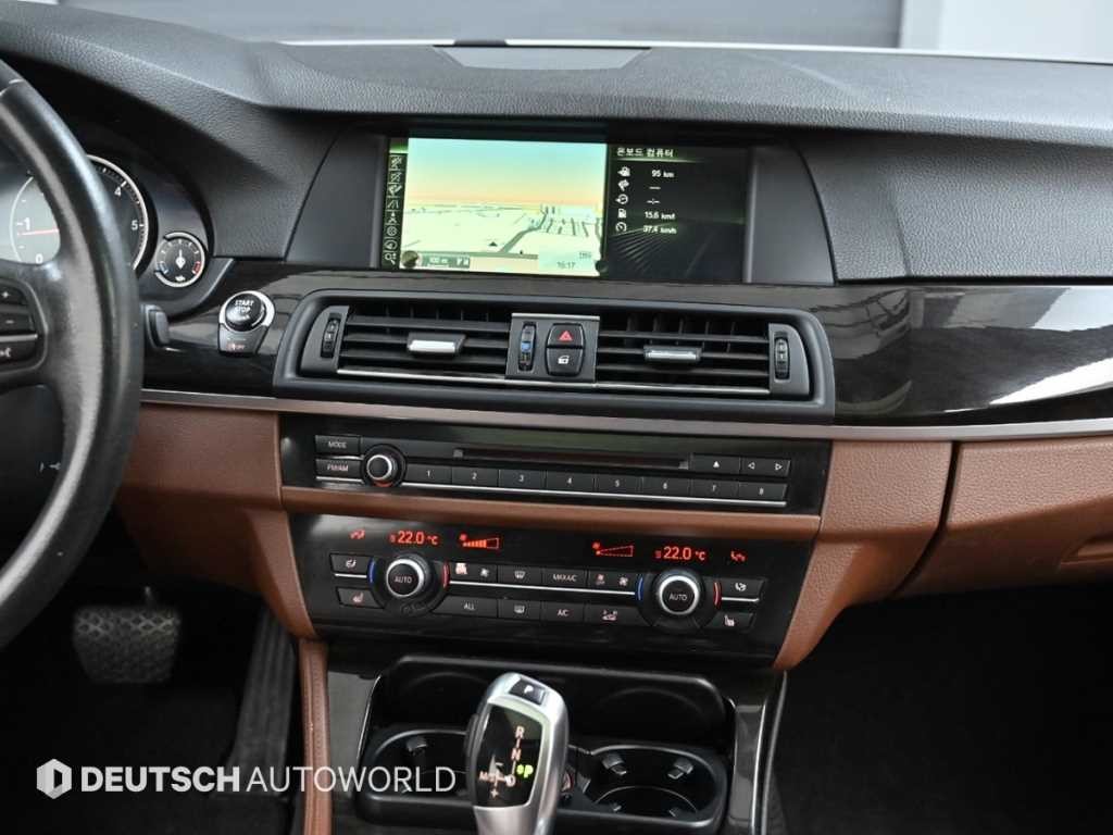 BMW 5시리즈 5시리즈 (F10) 520d 이미지 14