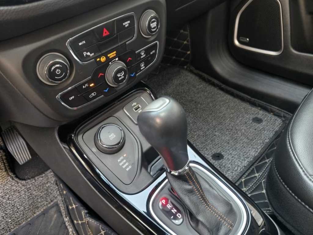 지프 컴패스 컴패스 2세대 2.4 AWD 리미티드 이미지 14
