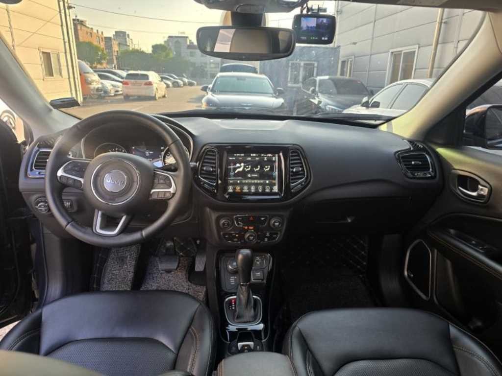 지프 컴패스 컴패스 2세대 2.4 AWD 리미티드 이미지 8