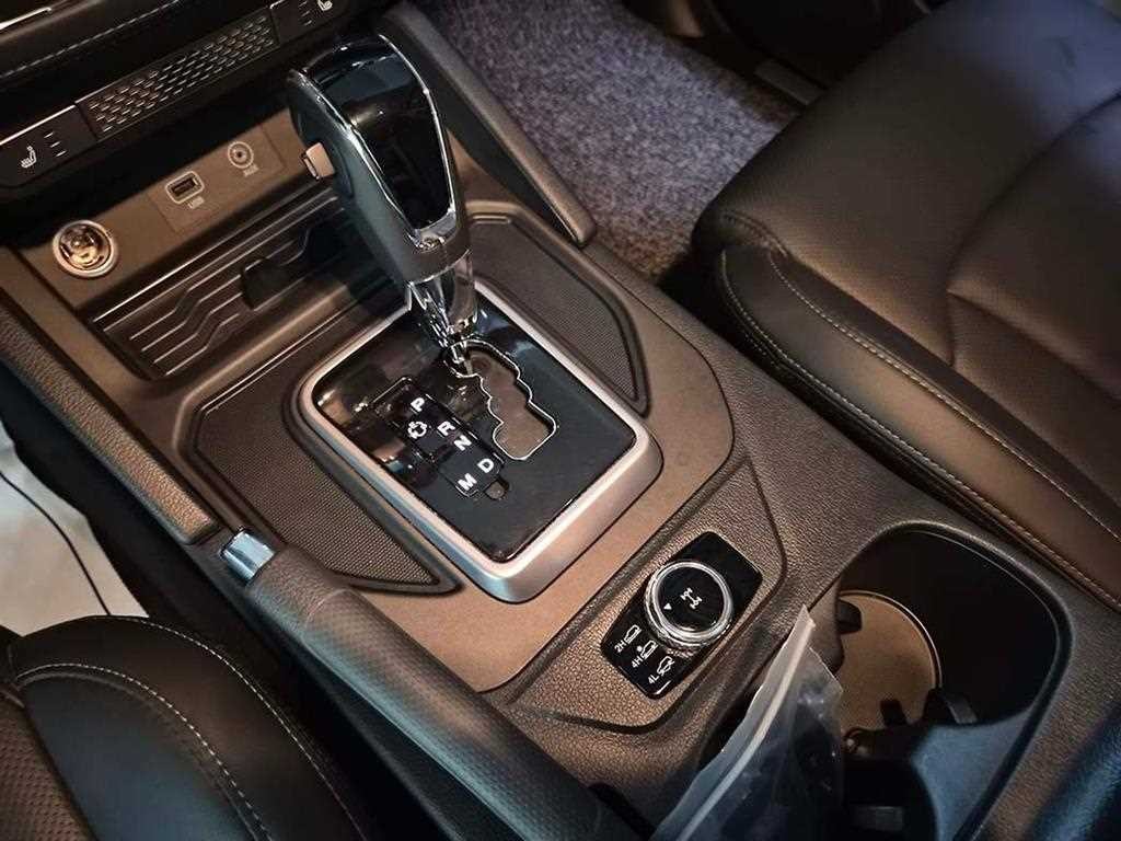 KG모빌리티(쌍용) 렉스턴 렉스턴 스포츠 4WD 디젤 2.2 프레스티지 이미지 11