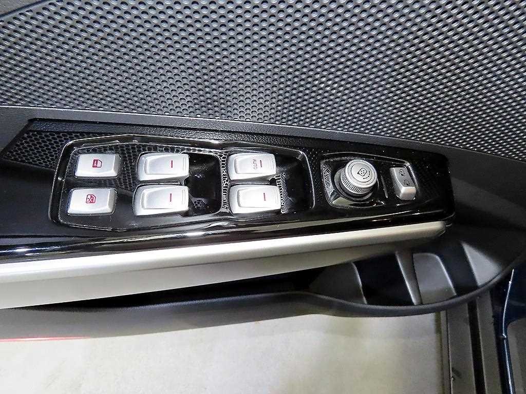 KG모빌리티(쌍용) 티볼리 디젤 2WD 1.6 LX 이미지 13